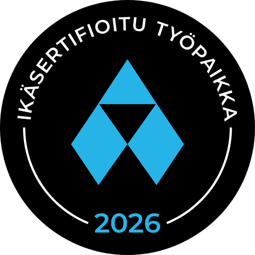 Ikäsertifioitu työpaikka 2026 -logo. Musta pohja, valkoinen teksti ja turkoosin sininen logo.