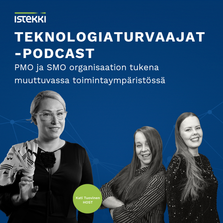 Teknologiaturvaajat-podcastin jaksokuva, jossa on host Kati Tuovisen sekä vieraiden Annika Mäenpään ja Jenni Korhosen potretit harmaina tummansinistä taustaa vasten.